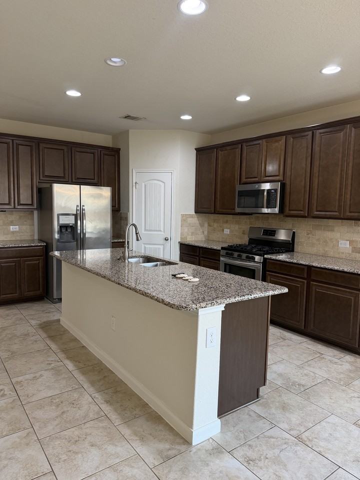 365 Orion Dr #1 - Photo 5 of 24