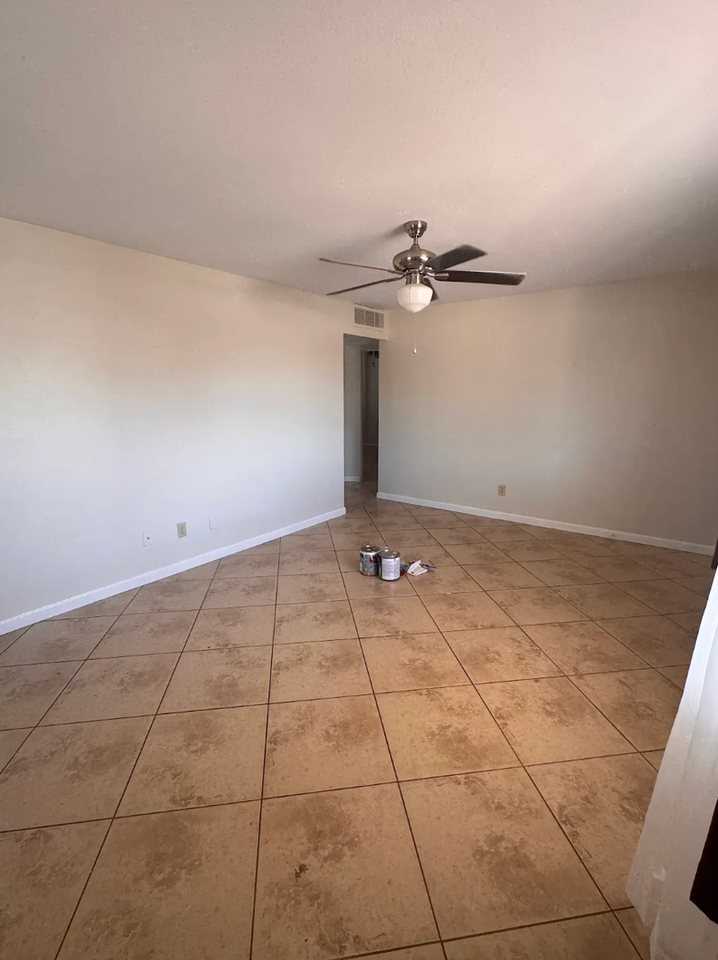 11363 N 113th Ave - Photo 5 of 15
