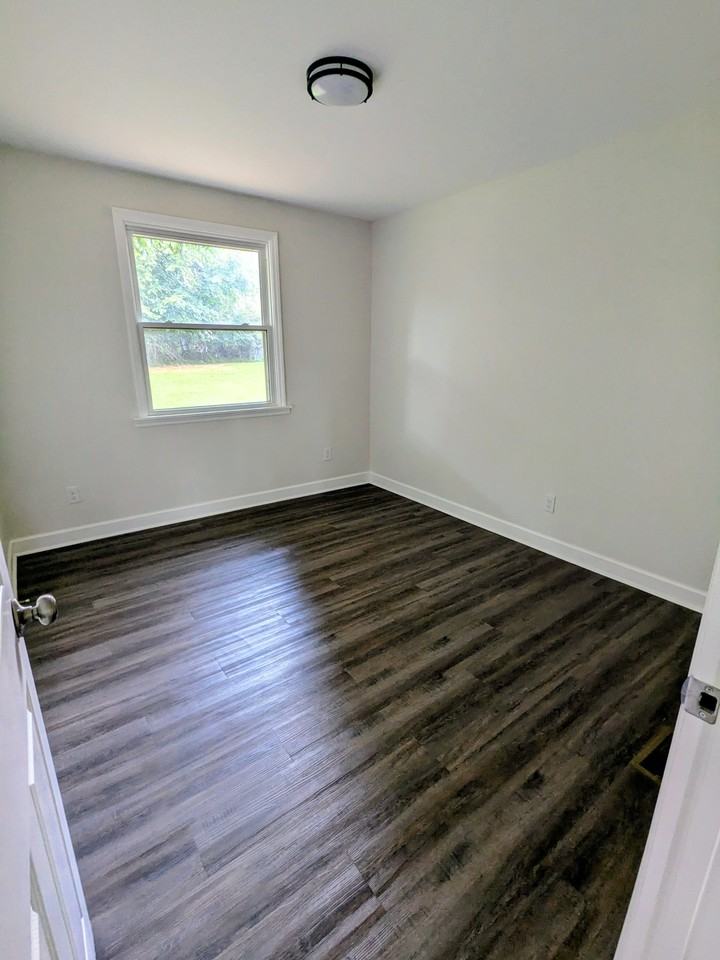 940 Colfax Dr #1 - Photo 7 of 11