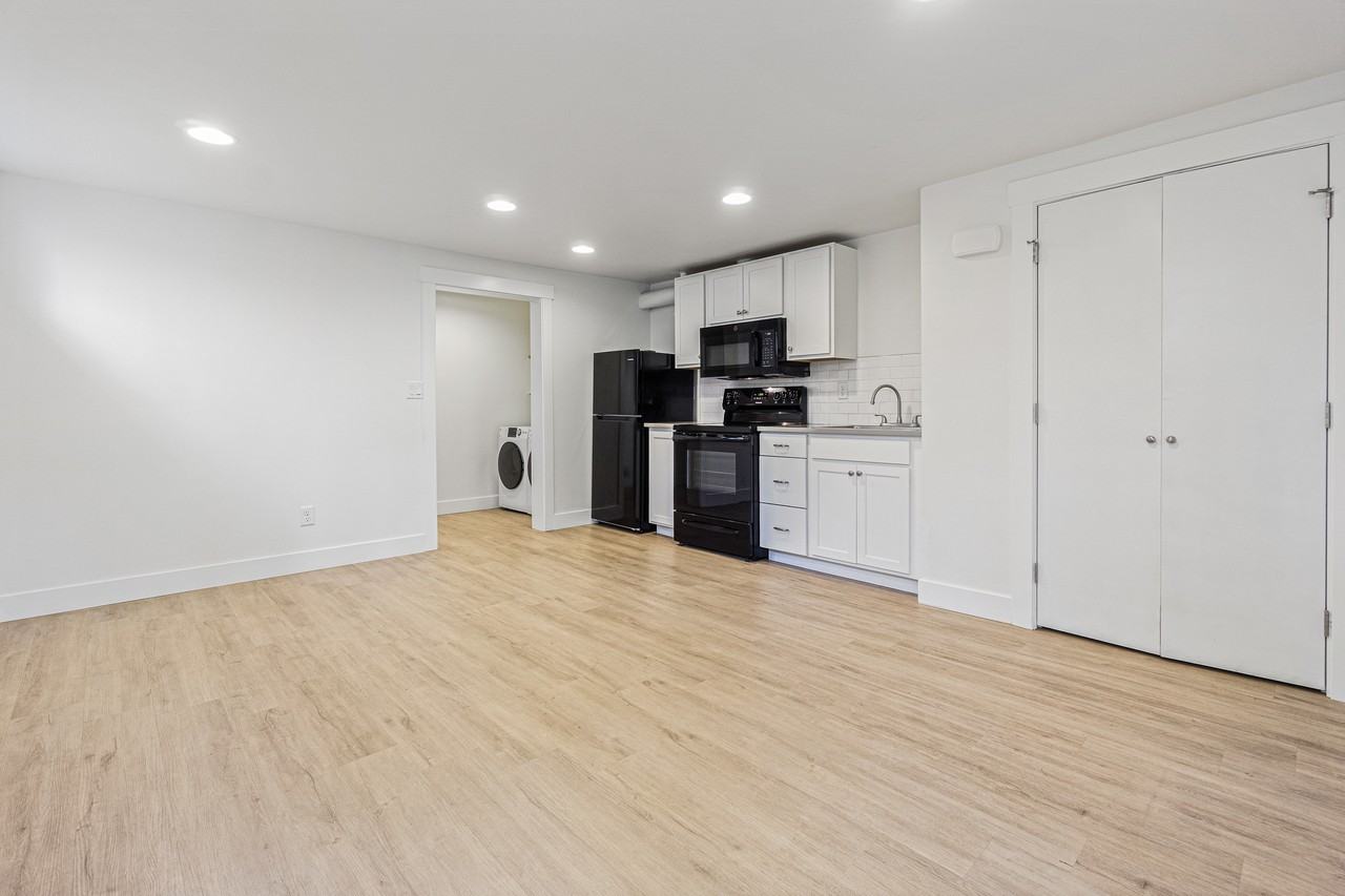 532 12th Ave E #532B - Photo 2 of 23