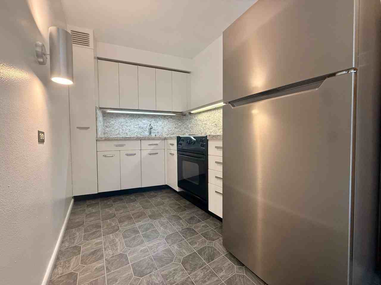 300 North State Street - 4526Unit 4526 #4526 - Photo 5 of 13