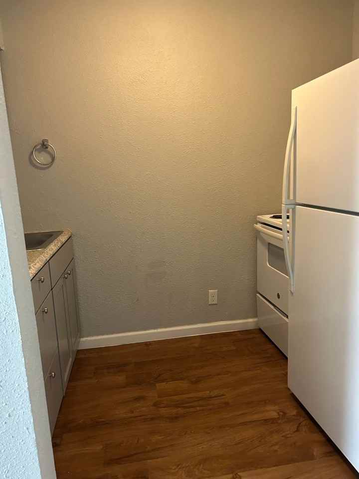 403-409 Park St. Springdale - Photo 6 of 30
