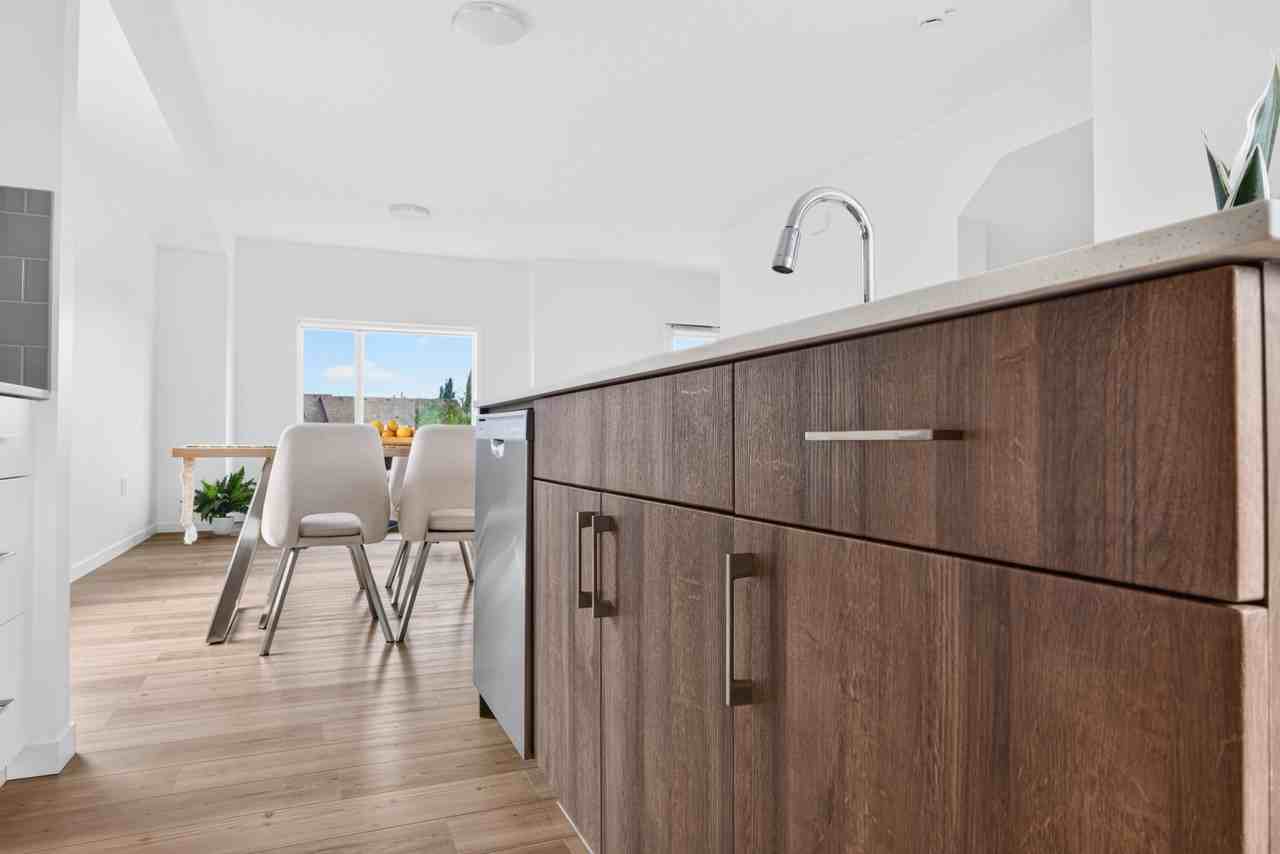 VUE AT STONESHIRE - Photo 6 of 22