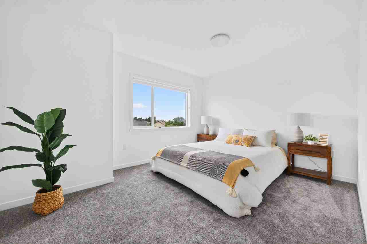 VUE AT STONESHIRE - Photo 7 of 22