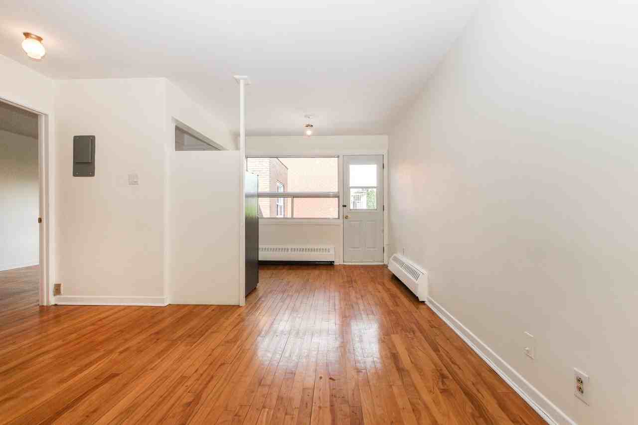 1005 Rielle - Photo 7 of 50