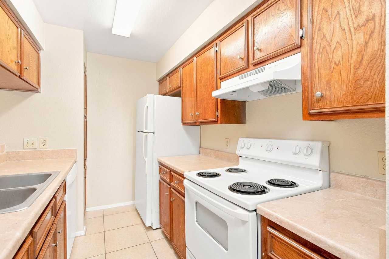 10616 Mellow Mdws #10A - Photo 6 of 15