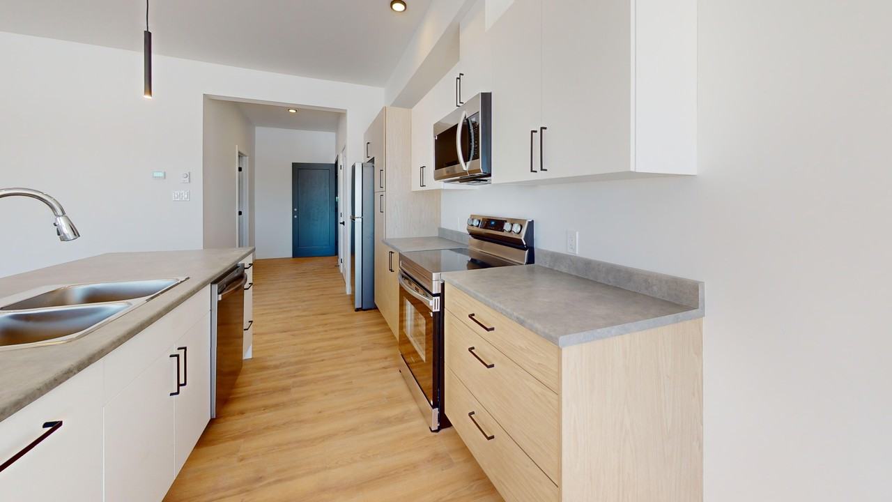32 Marriott Drive - Photo 2 of 14