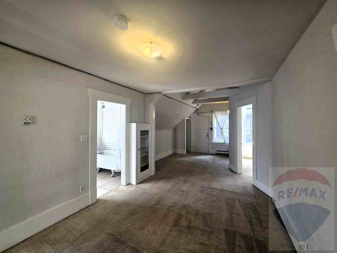 2054 Trafalgar Street - Photo 3 of 20