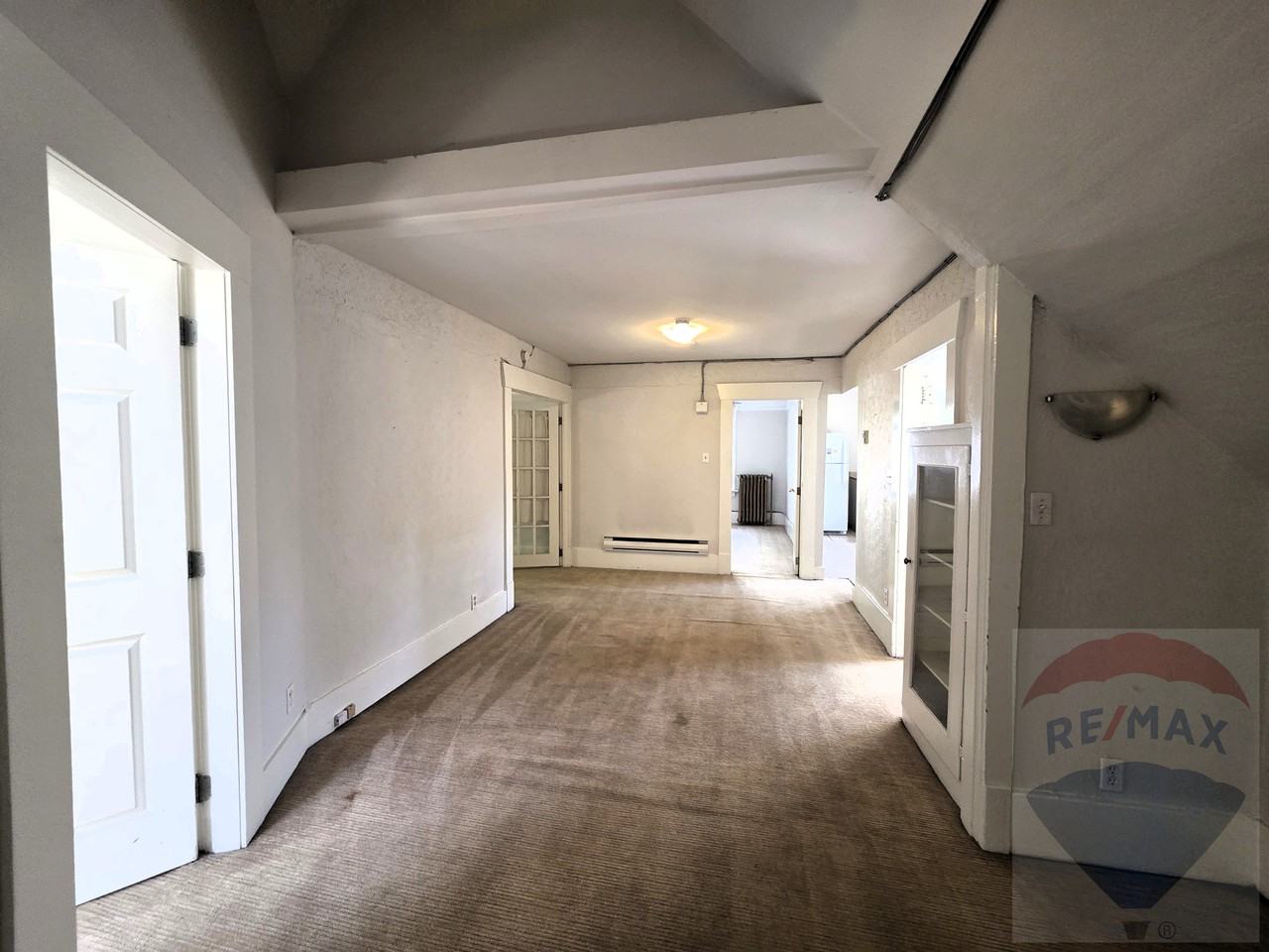 2054 Trafalgar Street - Photo 4 of 20