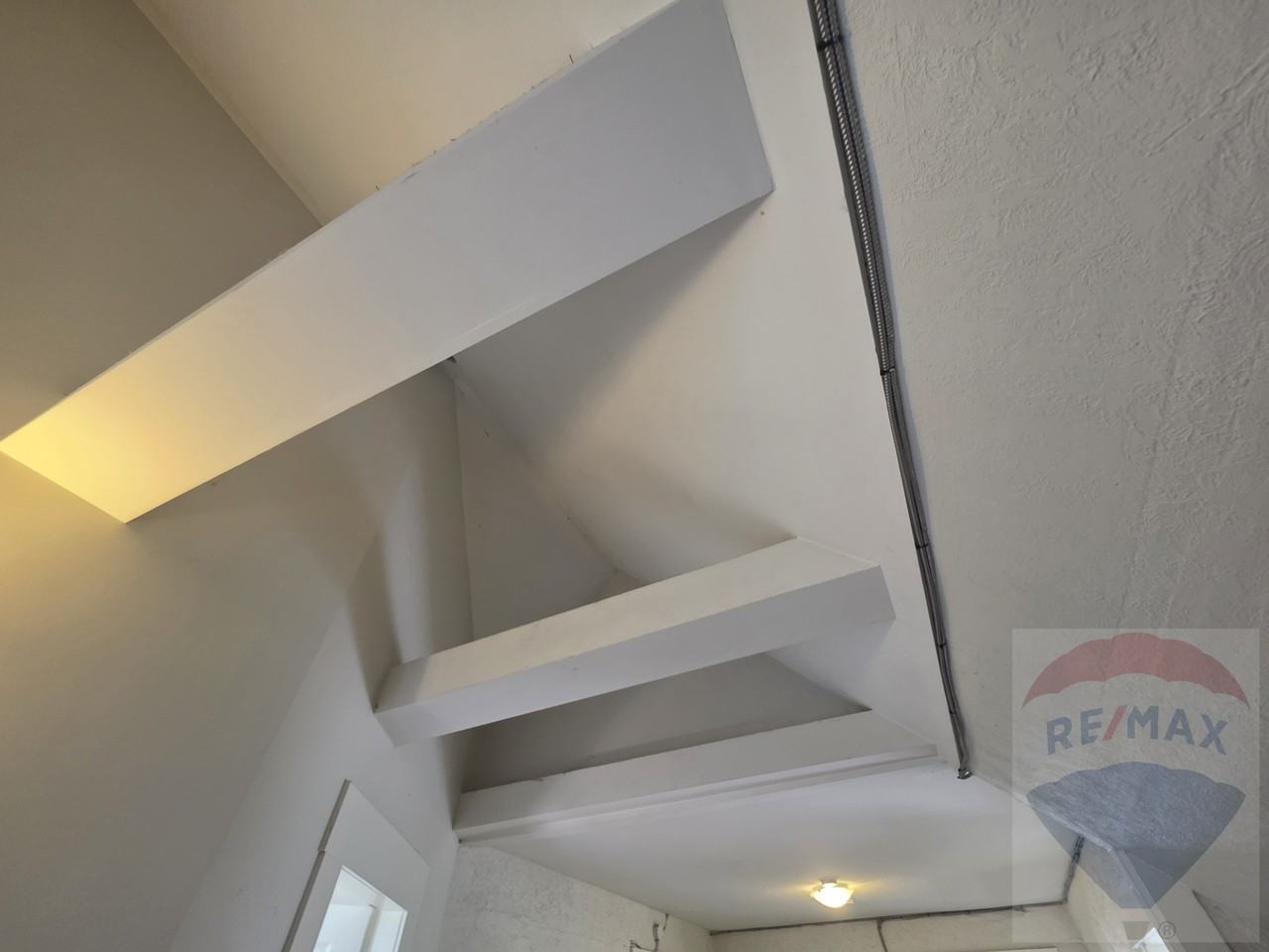 2054 Trafalgar Street - Photo 5 of 20