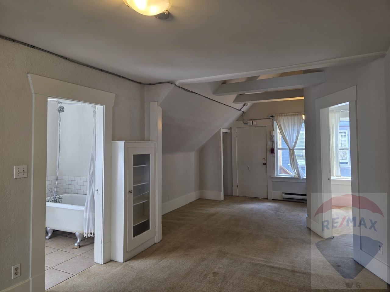 2054 Trafalgar Street - Photo 6 of 20