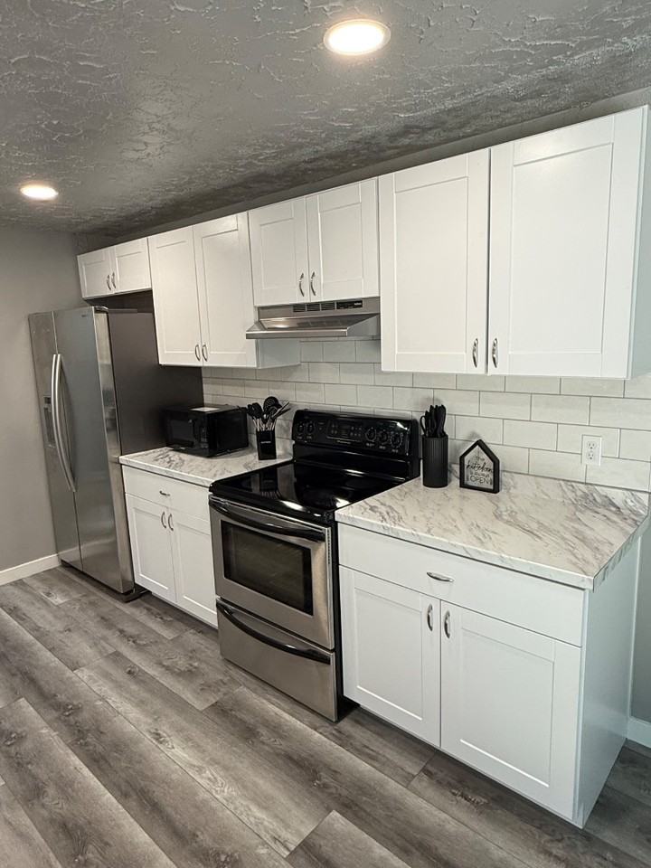 750 S Queens Guard Way - Photo 2 of 9