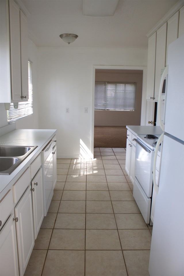620 Sheridan Blvd #1 - Photo 3 of 9