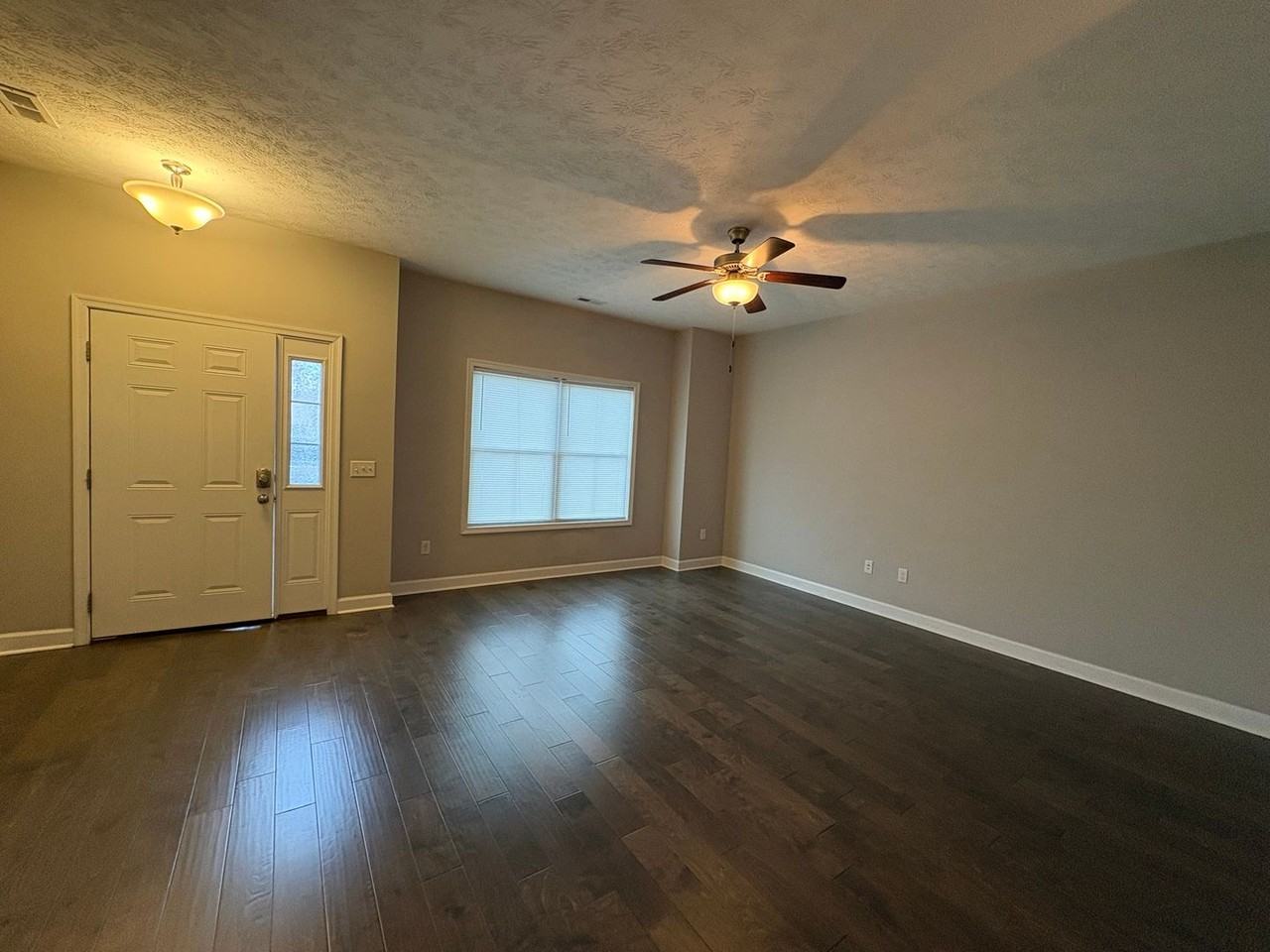 171 Cedar Point Ln - Photo 2 of 20