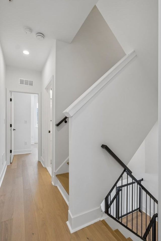 1518 N Darien St - Photo 2 of 50