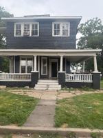 featured image of 16 W 10th Ave
