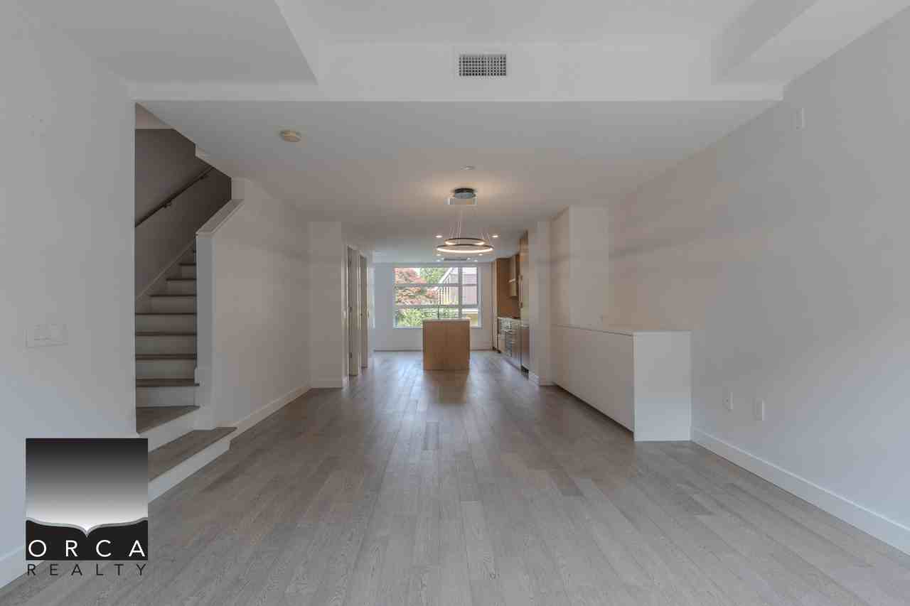 1055 Ridgewood Drive 208 - Photo 6 of 24