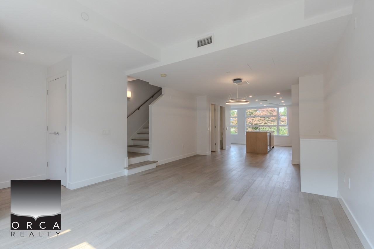 1055 Ridgewood Drive 208 - Photo 7 of 24