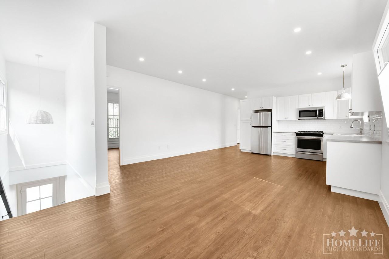 7450 228 St - Photo 4 of 16