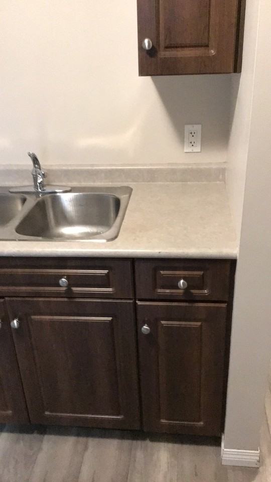 5202 49 St - Photo 5 of 14