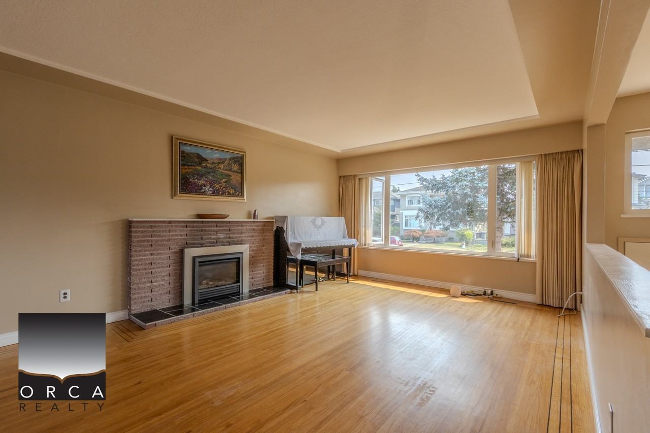 6547 Union St - Photo 2 of 24