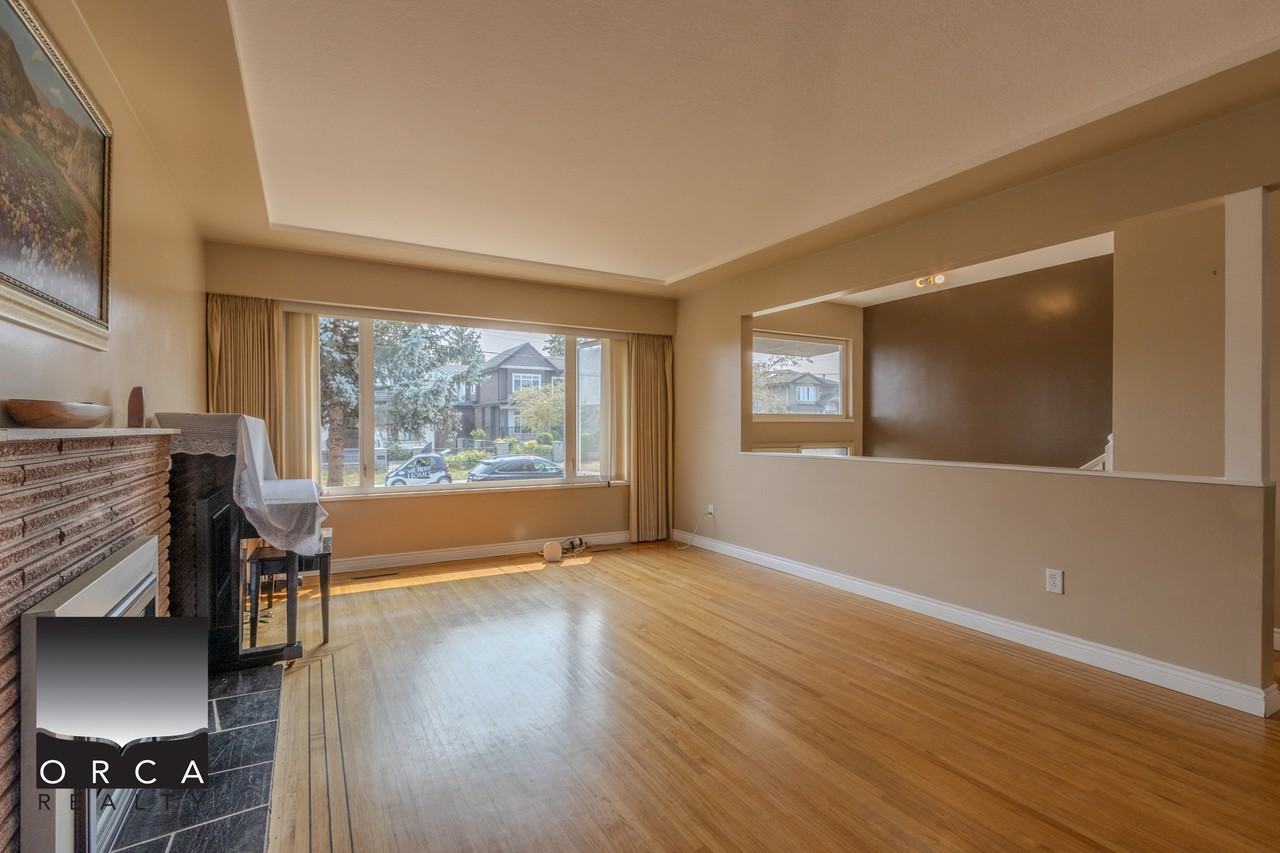 6547 Union St - Photo 4 of 24