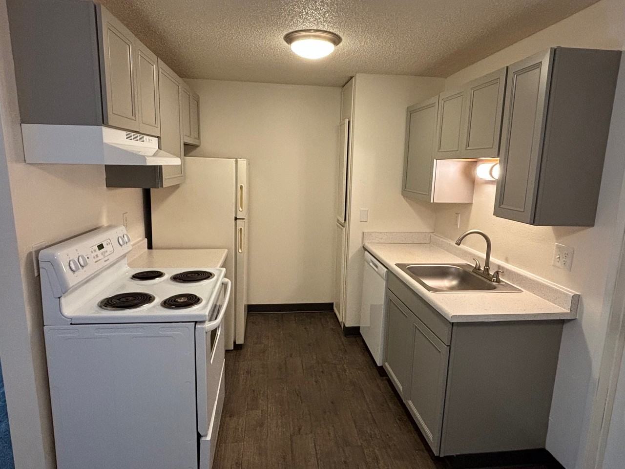 7931 Se Steele St #396-7931 - Photo 2 of 5