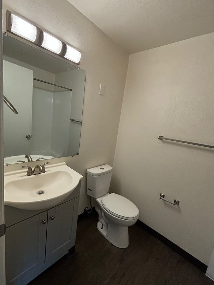 7931 Se Steele St #396-7931 - Photo 3 of 5