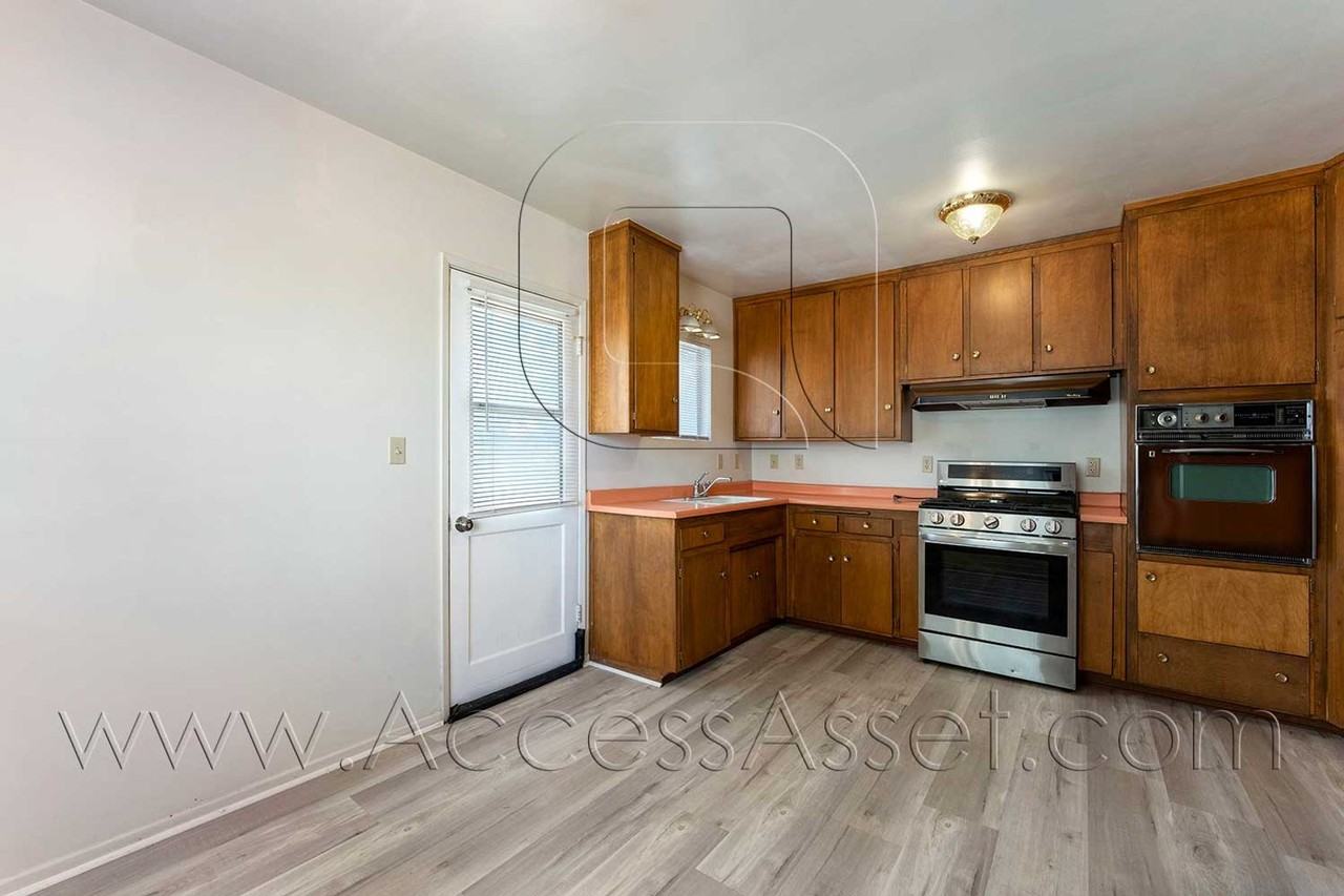 18499 Shay Rd #1 - Photo 3 of 28