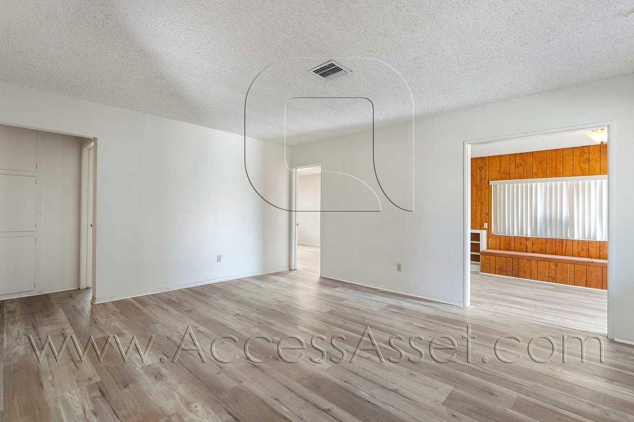 18499 Shay Rd #1 - Photo 4 of 28