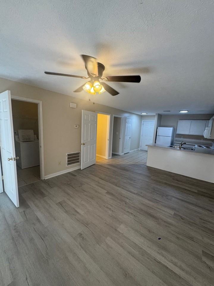 Cardinal Creek - Photo 2 of 10