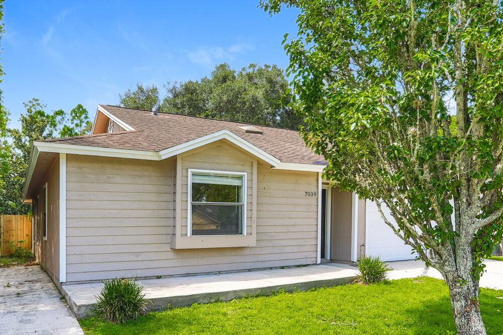7039 Eagles Perch Dr - Photo 3 of 16