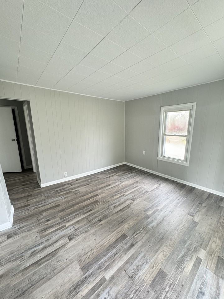 2325 N Locke St #1 - Photo 3 of 10