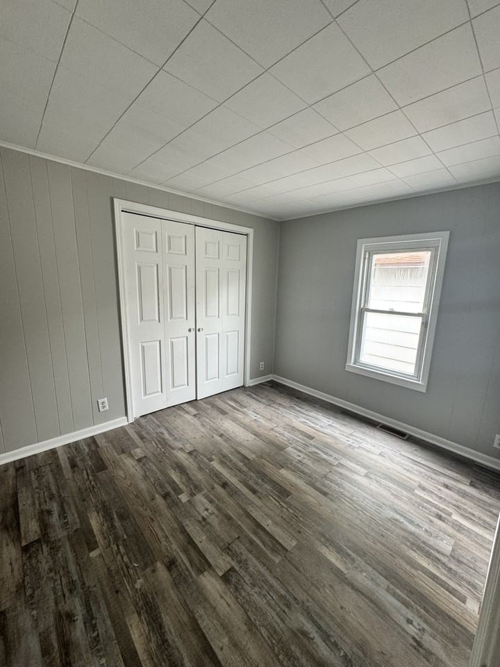 2325 N Locke St #1 - Photo 6 of 10