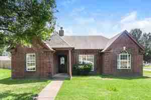 featured image of 4671 Lindawood Ln