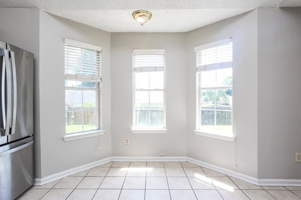4671 Lindawood Ln - Photo 5 of 16