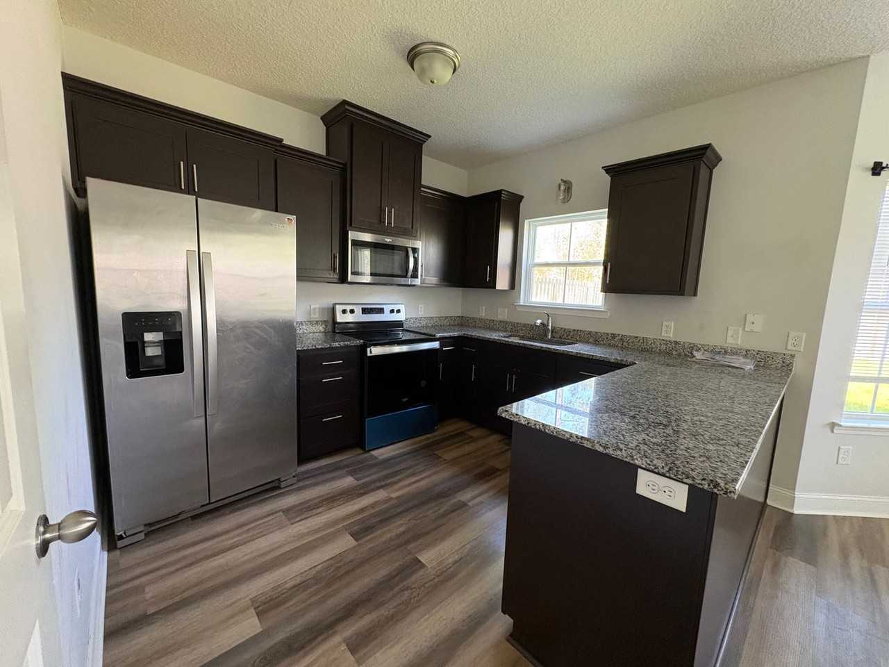 1229 Grayson Ave - Photo 5 of 10