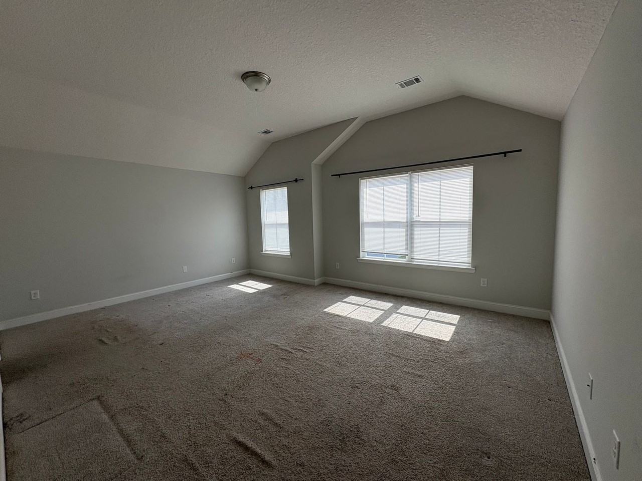 1229 Grayson Ave - Photo 6 of 10