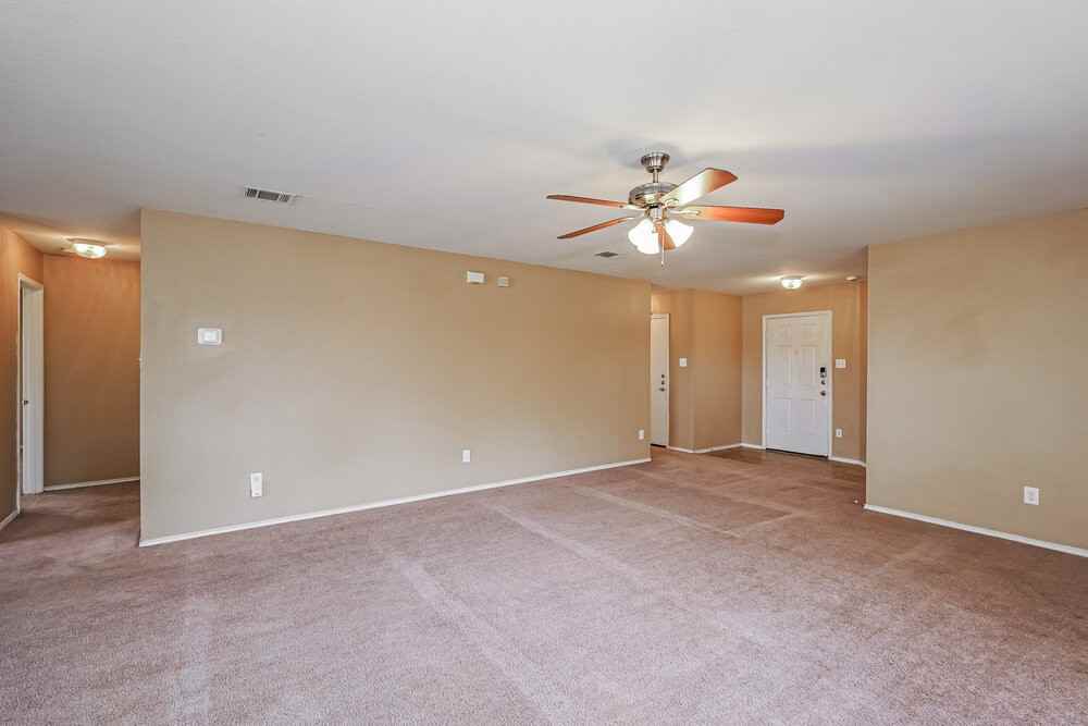 10001 Chrysalis Dr - Photo 3 of 16