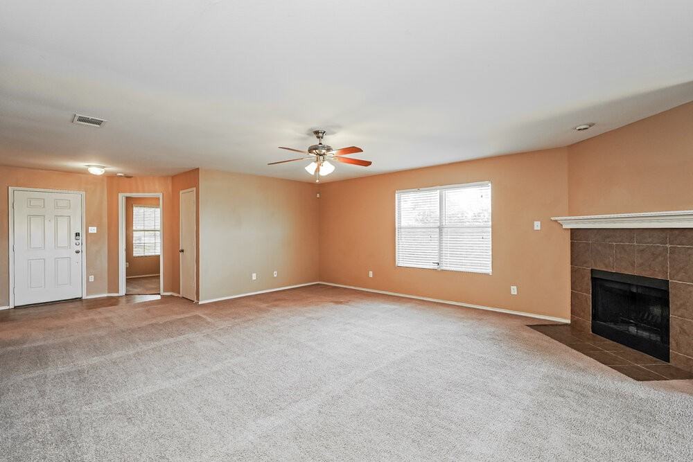 10001 Chrysalis Dr - Photo 6 of 16