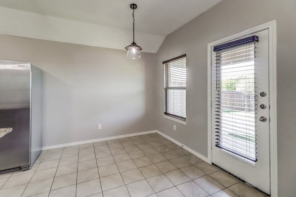 2520 Caden Ct - Photo 6 of 16