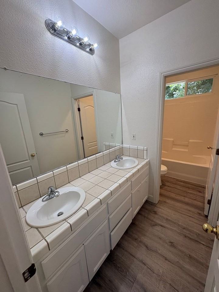 4441 W Elowin Ave - Photo 7 of 27