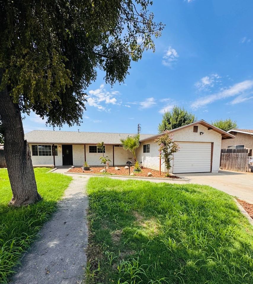 913 Banyan Dr - Photo 3 of 26