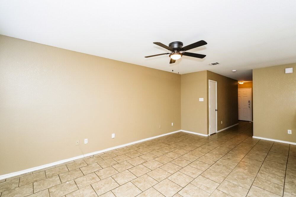 1456 Pine Ln - Photo 4 of 17
