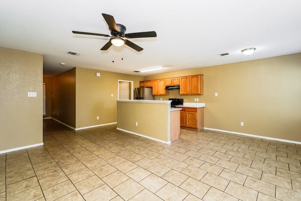 1456 Pine Ln - Photo 5 of 17