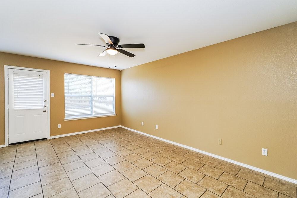 1456 Pine Ln - Photo 6 of 17