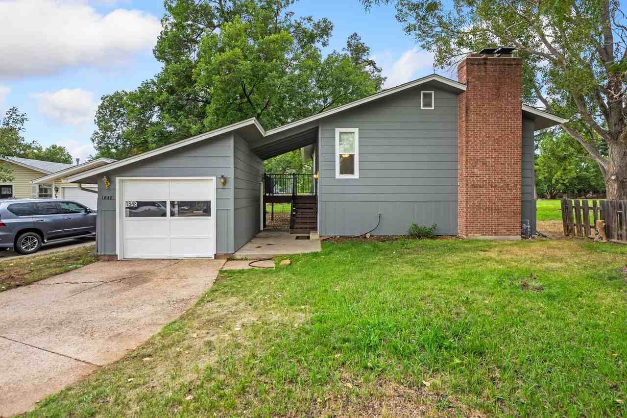 1848 Marlborough Ct - Photo 3 of 24