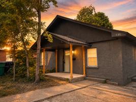 featured image of 711 W Hill St #1