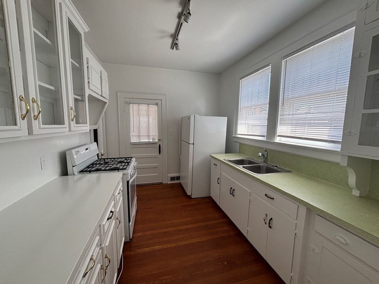 1103A Parkside Dr - Photo 4 of 15