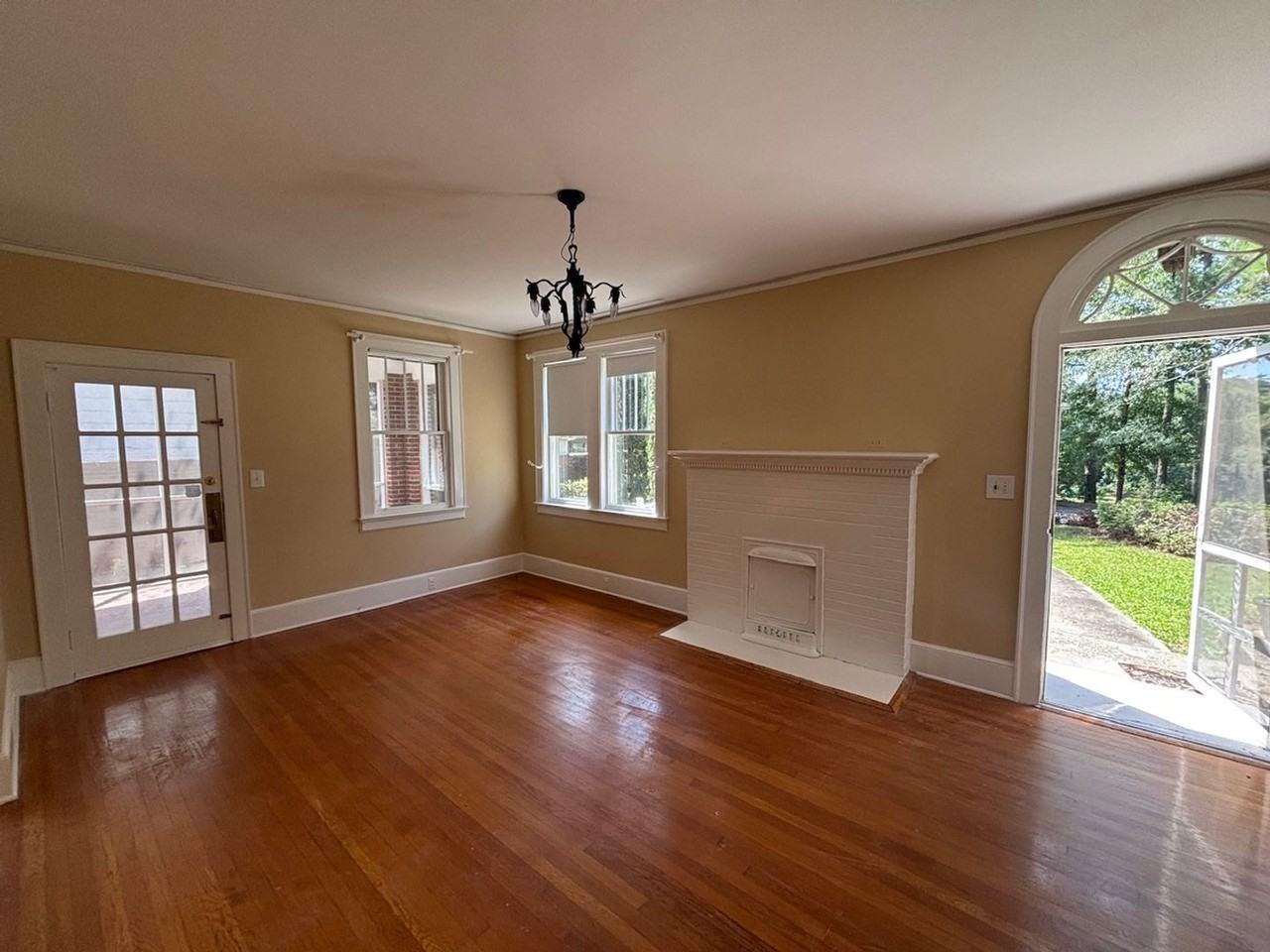 1103A Parkside Dr - Photo 6 of 15